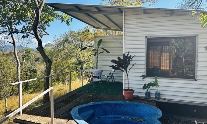 Cerro Plano Cabin | Charming Monkey Cabins with Beach Access and Dipping Pool