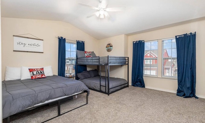 Afton Condo | Monkey Island Getaway - Cozy 2BR Condo w/Pool & Lake access