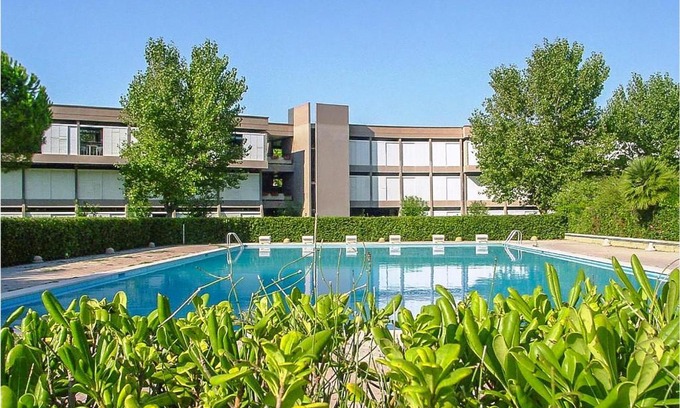 Marina di Bibbona Apartment | Relax at Mono 3: Family-Friendly with Pool Access