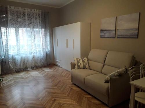 Cenisia Apartment | Charming Mono-bijoux Albergian: Guest Rated 9.2/10