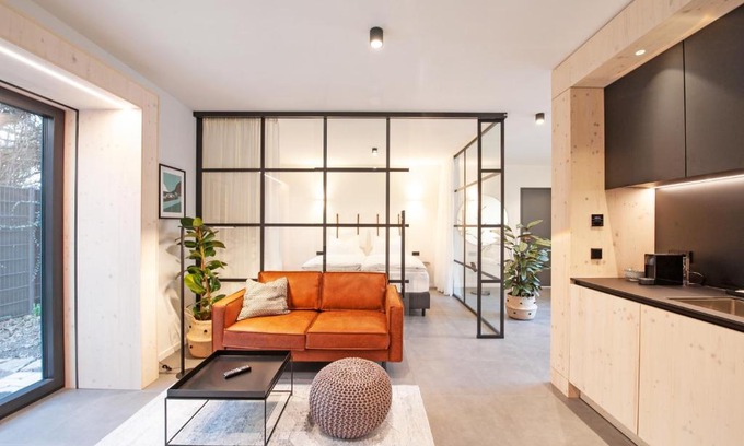 Lindenschulviertel Apartment | Stylish Mono Design Apartments with Child-Friendly Amenities