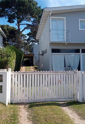 Valeria del Mar Apartment | Cozy Monoambiente for 4 with Child-Friendly Amenities