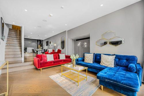 Moffat House | Monochrome Majesty - Soho - by Frankie Says