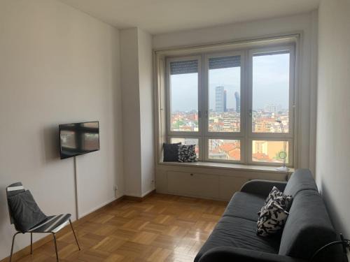 Porta Tenaglia Apartment | Scenic Milano Studio with Breathtaking City Views