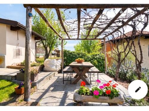 Sordevolo Apartment | Charming Monolocale with Kitchen & Breakfast - Rated 9.4/10