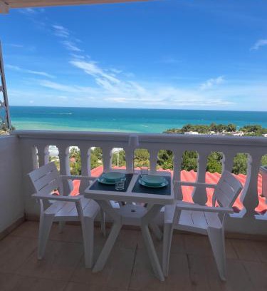 Peschici House | Beachfront Monolocale: Family-Friendly Retreat with 9.5/10 Rating