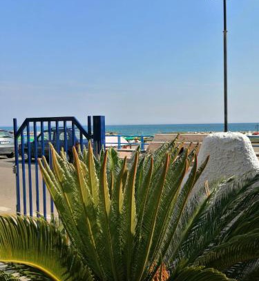Gianola Apartment | Seafront Monolocale Tirreno: Ocean View & Private Beach