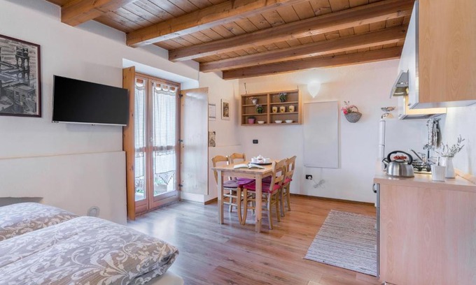 Talamona Apartment | Guest Rated 9.3: Monolocali di Cà Selvetta Holiday Houses