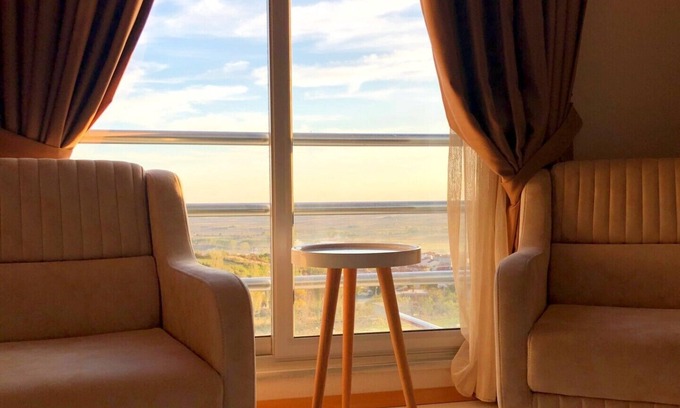Vize Hotel | Relax at Monopetra Otel: Poolside Comfort Awaits You