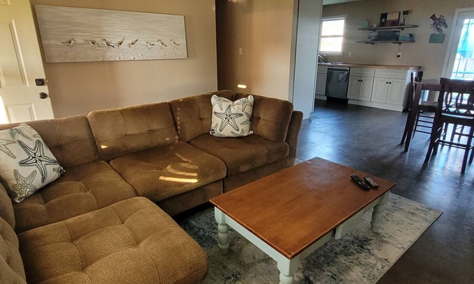 Port O Connor House | Oceanfront Monroe Bungalow - Rated 10/10 in Port O'Connor