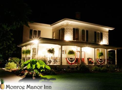 South Haven Bed & Breakfast | Discover Monroe Manor Inn: A 4-Star Retreat with Breakfast