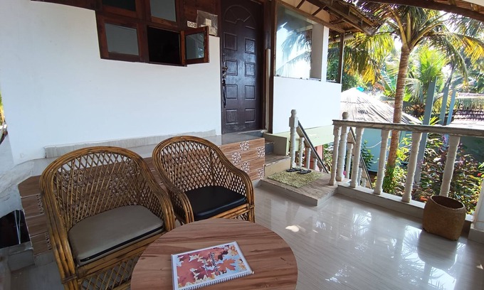 Agonda Hotel | Cozy Monsoon Partial Seaview Room with Breakfast Included