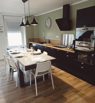 Pontorson House | Family-Friendly Retreat at Mont 1er Pas near Mont St Michel