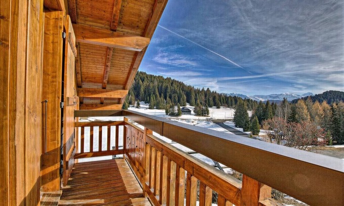 Le Praz de Lys Ski Chalet | Unforgettable Mont Blanc Views from a Cozy Chalet Retreat