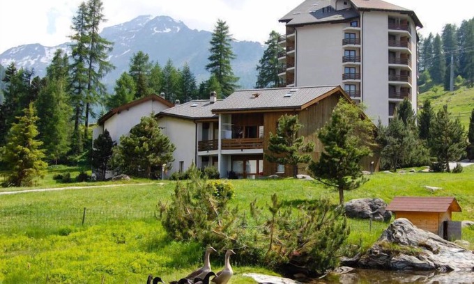 Noveli Apartment | Inviting Mont-Fort 26 with Lake Views and Spa Amenities