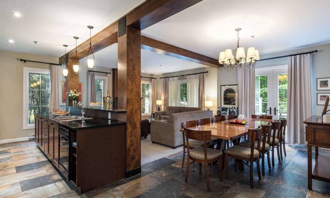 Mont-Tremblant Hotel | Relaxing Retreat in Mont-Tremblant - Château Beauvallon Suite