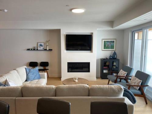 Mont-Tremblant Apartment | Pet-Friendly Mont-Tremblant Lago Condo with Kitchen Access
