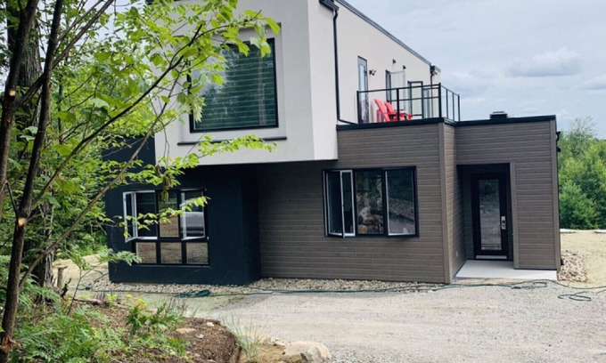 La Conception House | Explore Nature at Mont Tremblant with Private Hot Tub