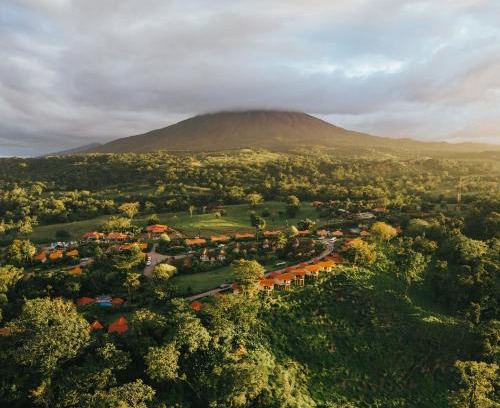 Arenal Hot Springs Hotel | Experience Montaña de Fuego: All-Inclusive 4-Star Comfort