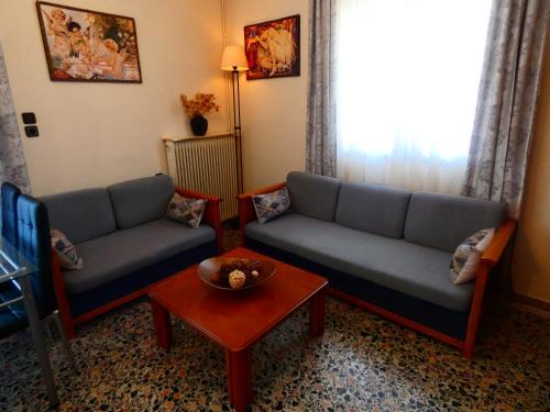 Kallirakhi Apartment | Experience Montagna e Mare: Family-Friendly Paradise