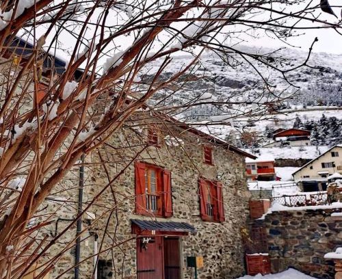 Porte-Puymorens House | Pet-Friendly Montagne Ski GÎTE: Guest Rated 8.6/10