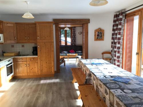 Pralognan-la-Vanoise Apartment | Family-Friendly Montana 3 - Guest Rated 9.8/10
