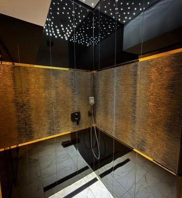 Biatorbagy Apartment | Relax at MONTANA Wellness Apartman with Oceanfront Spa