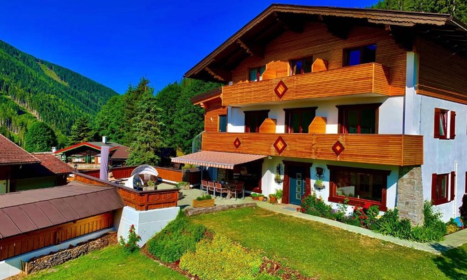 Schildlehen Apartment | Premier Montanara Apartment & Zimmer with Family-Friendly Amenities