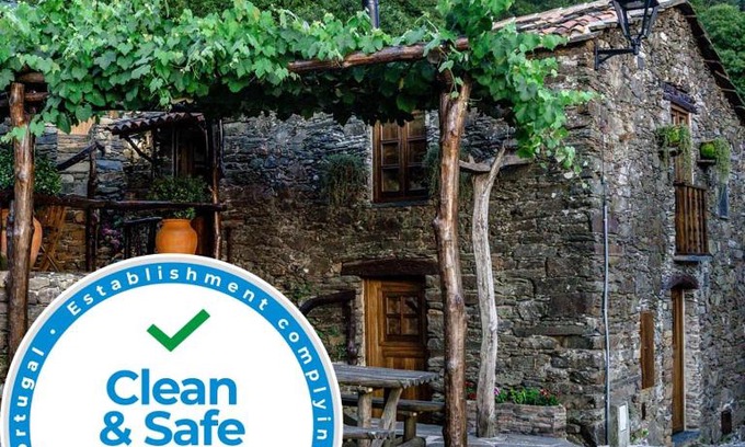 Lousa House | Idyllic Montanhas do Xisto - Casa da Eira with Breakfast