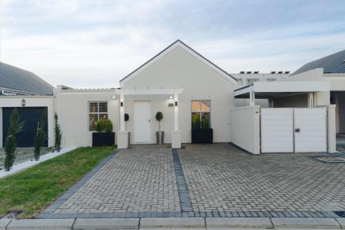 Stellenbosch House | Montbleu Cottage