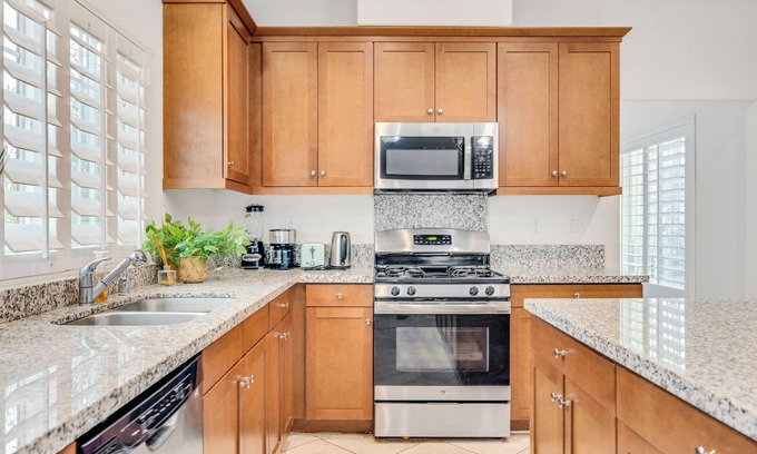 San Bernardino County House | Montclair Grand: Your Stylish Getaway with Pet-Friendly Perks