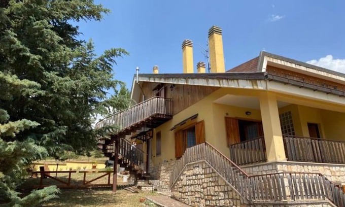 Campo di Giove Apartment | Monte Amaro Apartment with Garden, Terrace & Fireplace