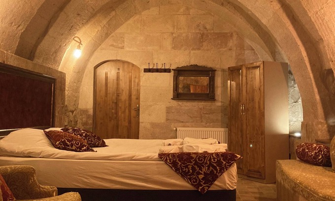 Urgup Hotel | Tranquil Monte Cappa Cave House with Spa and Restaurant