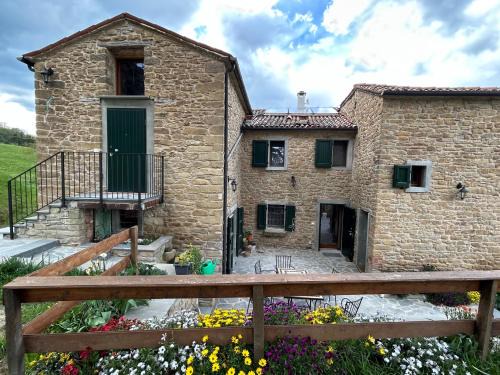 Fontanelice Bed & Breakfast | Guest Rated 9.8: Monte Cuccolo House B&B with Kitchen & Dining