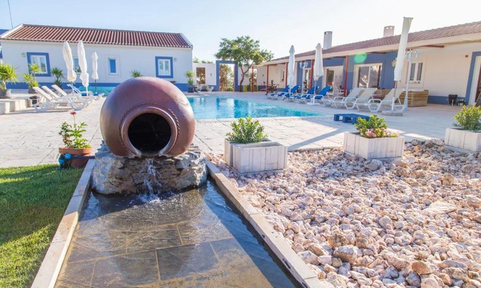Castro Verde House | Relax at Monte da Ameixa Country House - 4-Star Retreat