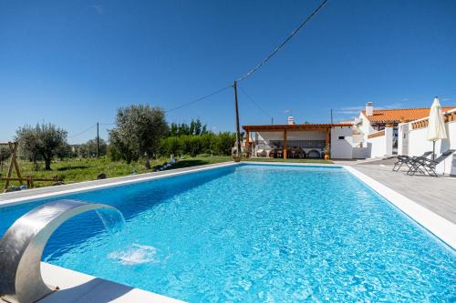 Arraiolos House | Discover Monte Da Raposeira: Family-Friendly Retreat