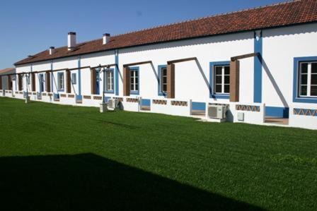 Grandola House | Relax at Monte das Faias Cork Farm Hotel with Pool Access