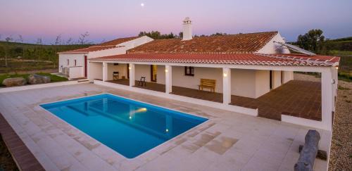 Beja House | Oceanfront Monte do Pantaleão with Pool and Pet-Friendly Options