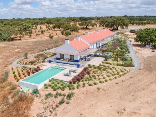 Santiago do Cacem House | Discover Monte do Pocinho: Oceanfront Retreat with Pool