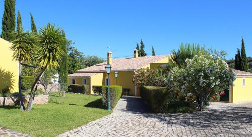 Querenca House | Family-Friendly Monte dos Avós with Pool & High Ratings