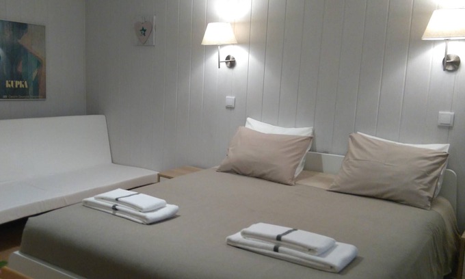 Montijo House | Monte Girassol - Alperce Room with Pool & Breakfast