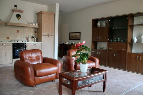 Peschiera Maraglio Apartment | Experience Monte Isola: Decio Apartments with Family-Friendly Amenities