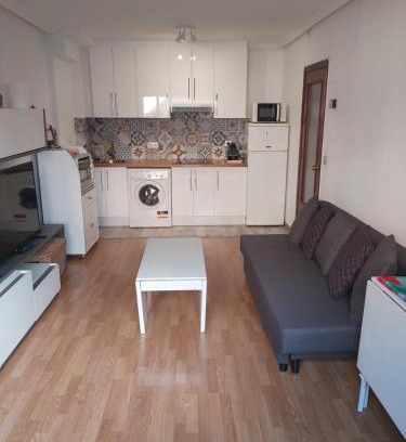 Las Campas y San Claudio Apartment | Monte Naranjo: Family-Friendly Stay with Free Parking & Wi-Fi