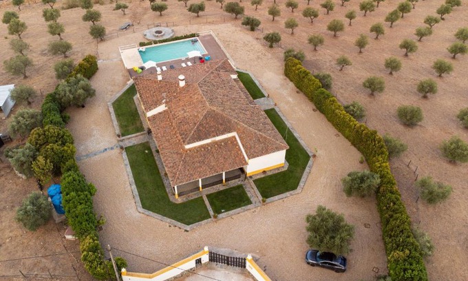 Alandroal House | Discover Monte Ribeira de Mures with Oceanfront Bliss