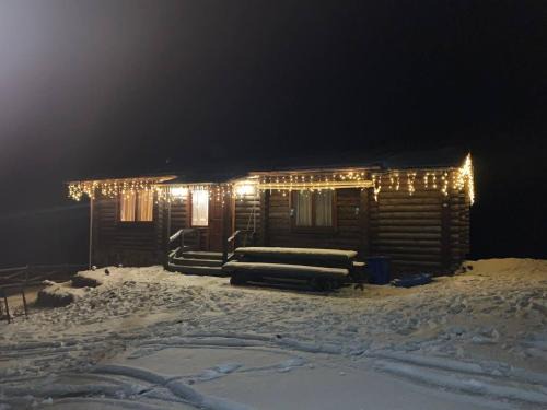 Soymy Ski Chalet | Discover Monte Vista: Pet-Friendly Retreat with Breakfast