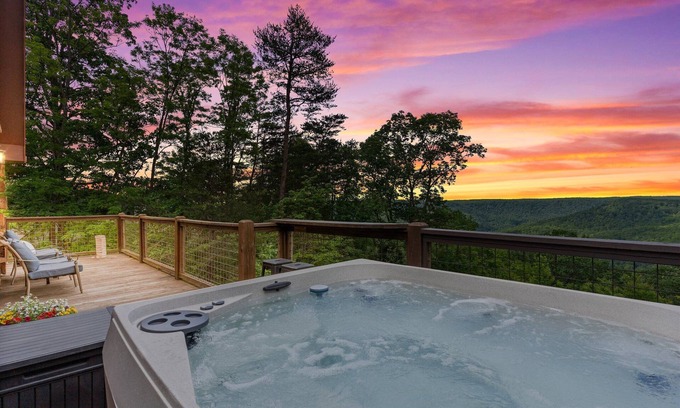 Monteagle Cabin | Monteagle Cabin: Scenic Views & Inviting Hot Tub Retreat