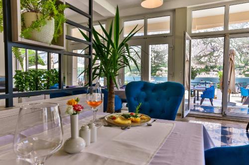 Kotor Hotel | Relax at Montebay Perla: 4-Star Oceanfront Getaway