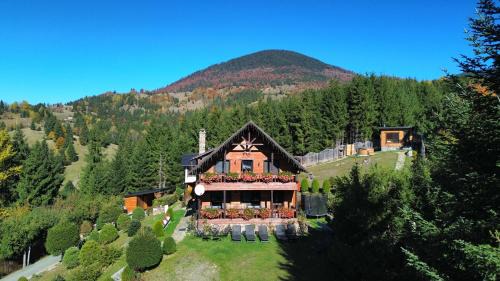 Bistrita Bargaului Ski Chalet | Oceanfront Escape at Montebello Colibita - Rated 9.8/10