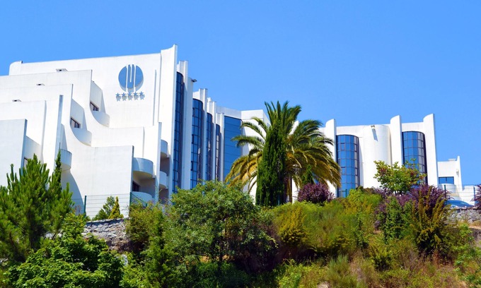 Viseu Hotel | Elegant Montebelo Viseu Congress Hotel with Pool & Spa