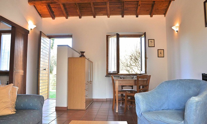 Capranica Apartment | Welcoming Montecasciano - Primula: Pool & Breakfast Included